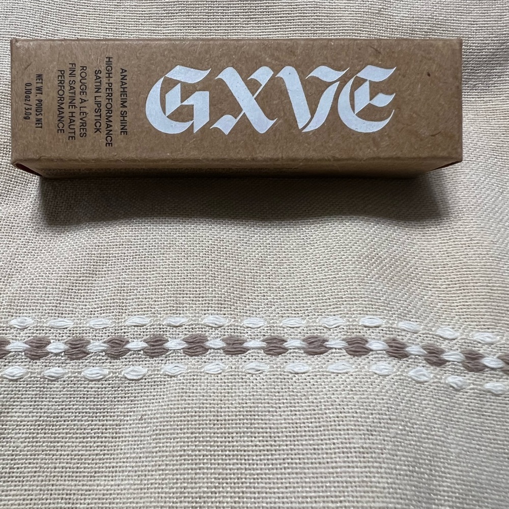 GXVE by Gwen Stefani lipstick *Rosewood st*